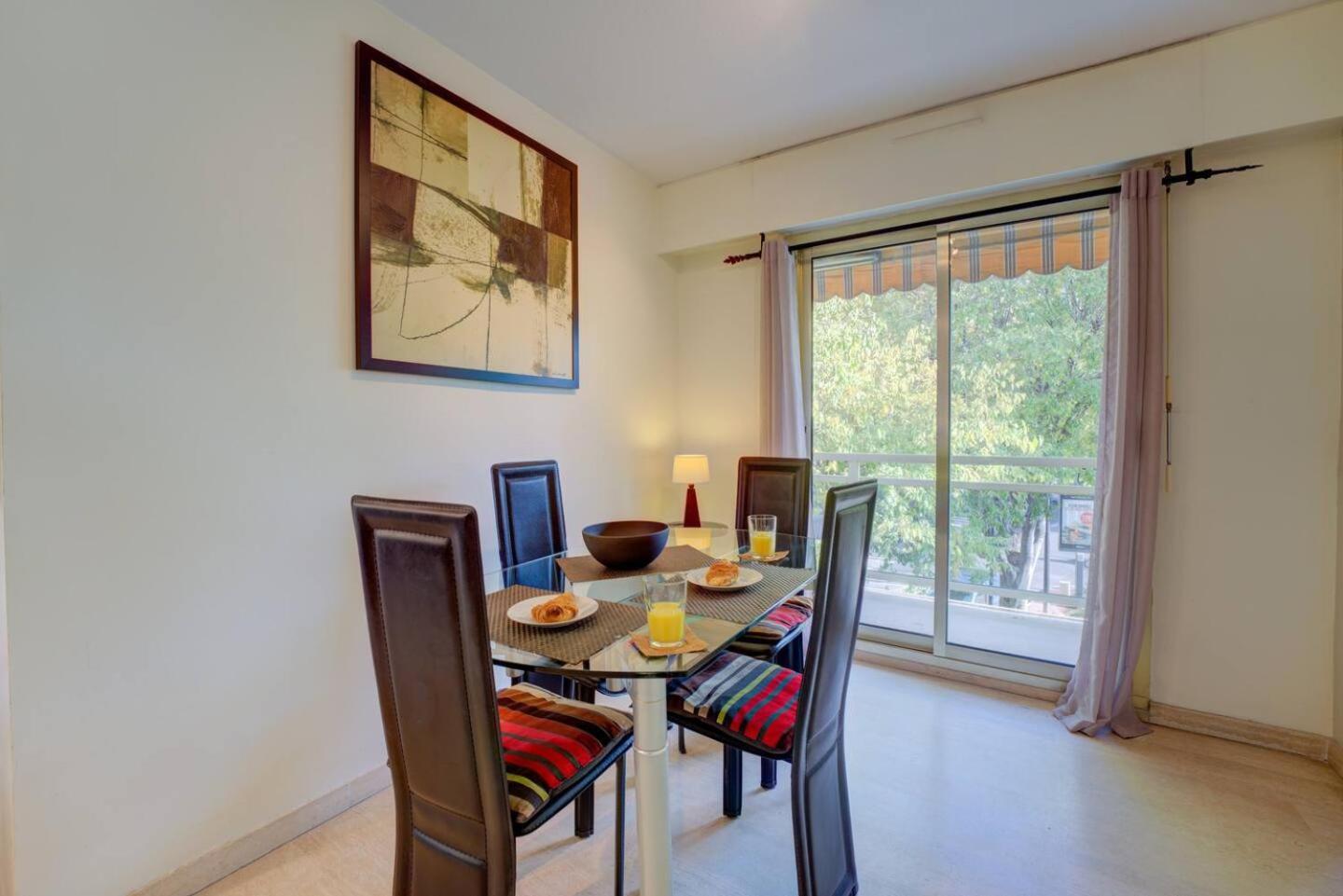 Elegant Apt W/2 Terraces/Mins To Beach & Shops Антиб Екстериор снимка